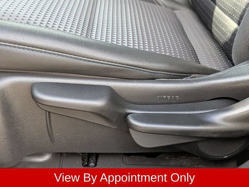 Used 2025 Chevrolet Trax LT w/ LT Convenience Package FWD image 14