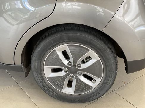 Used 2017 Kia Soul EV + w/ Paint Protection Film Package image 13