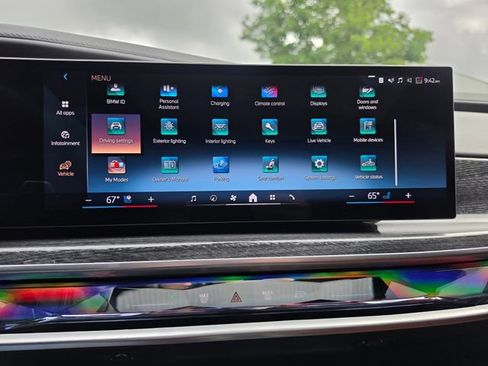 Used 2025 BMW 750e xDrive AWD/4WD image 67