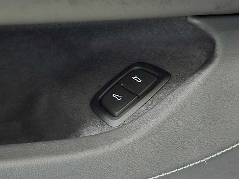 Used 2026 Chevrolet Corvette Stingray Coupe w/ 1LT RWD image 24