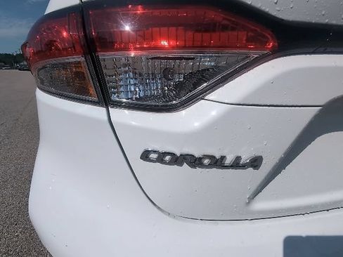 Used 2025 Toyota Corolla LE FWD image 8