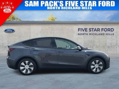 Used 2021 Tesla Model Y Long Range image 10