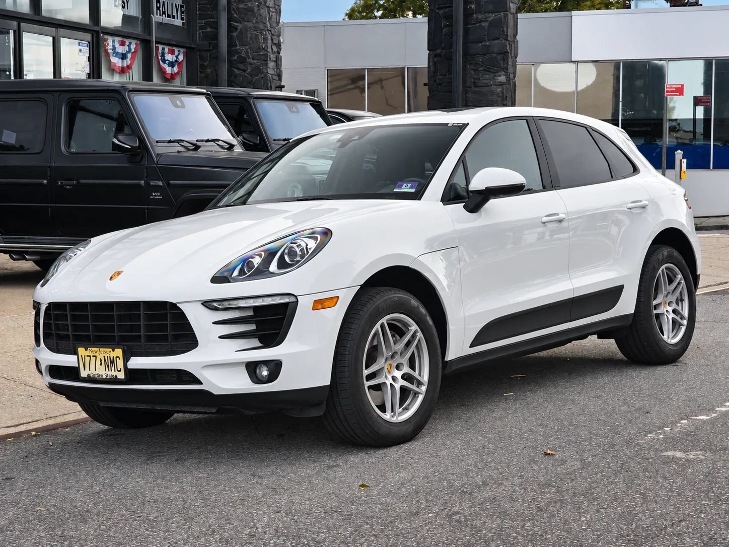 Used 2017 Porsche Macan AWD/4WD image 5