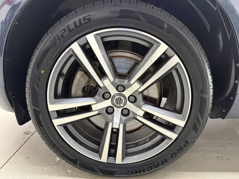 Used 2018 Volvo XC60 T6 Momentum w/ Convenience Package AWD/4WD image 30