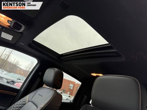 Used 2024 GMC Canyon Denali image 31