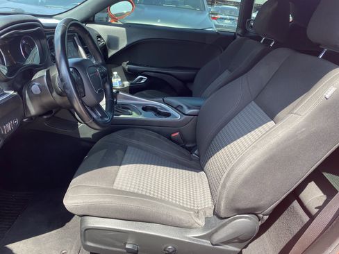 Used 2020 Dodge Challenger SXT RWD image 9