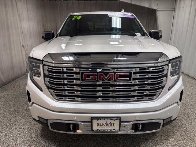 Used 2024 GMC Sierra 1500 Denali w/ Denali Reserve Package AWD/4WD image 8