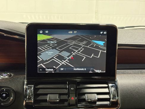 Used 2021 Lincoln Navigator Reserve w/ Luxury Package AWD/4WD image 35