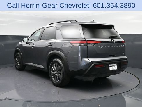 Used 2022 Nissan Pathfinder SV image 5