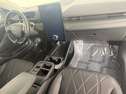 Certified 2025 Ford Mustang Mach-E Select w/ Comfort Package Lite image 11