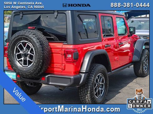 Used 2025 Jeep Wrangler Unlimited Rubicon AWD/4WD image 11