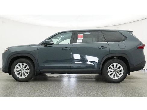 New 2026 Toyota Grand Highlander XLE FWD image 19
