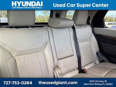 Used 2017 Land Rover Discovery HSE image 10