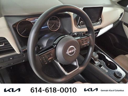 Used 2023 Nissan Rogue SV AWD/4WD image 17