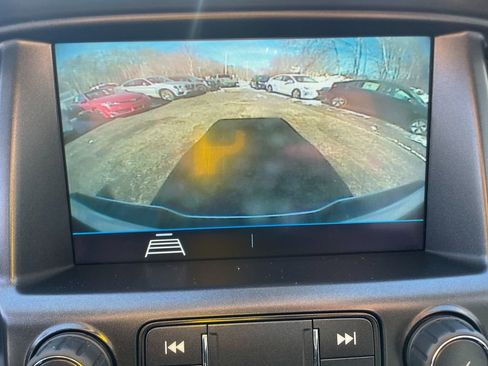 Used 2022 Chevrolet Colorado LT w/ Fleet Safety Package image 21