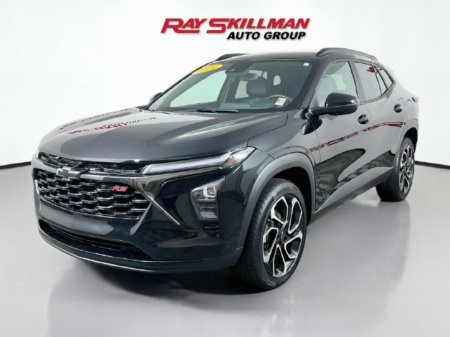 Used 2024 Chevrolet Trax RS w/ Driver Confidence Package FWD image 3
