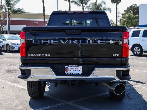 Used 2021 Chevrolet Silverado 2500 LTZ w/ LTZ Premium Package image 7