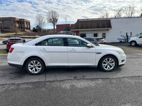 Used 2011 Ford Taurus SEL w/ 201A Rapid Spec Order Code image 6