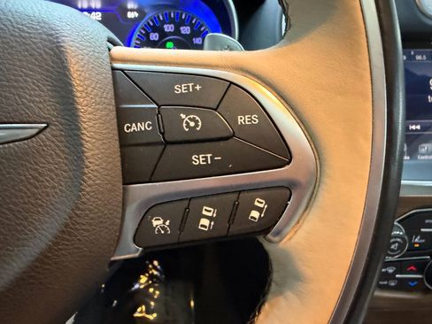 Used 2015 Chrysler 300 C Platinum w/ Harman/Kardon Audio Group RWD image 24