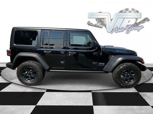 Used 2023 Jeep Wrangler Unlimited w/ Cold Weather Group AWD/4WD image 3