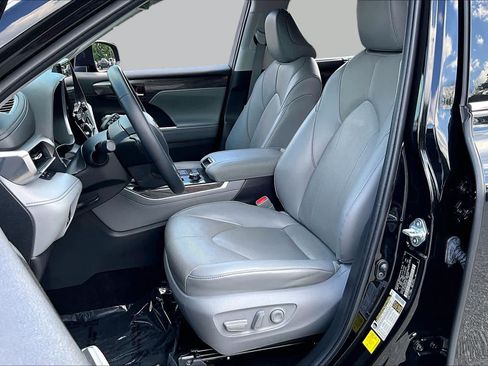 Used 2022 Toyota Highlander Limited AWD/4WD image 8