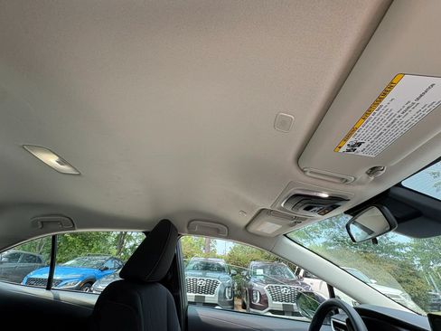 Used 2025 Toyota Corolla LE FWD image 13