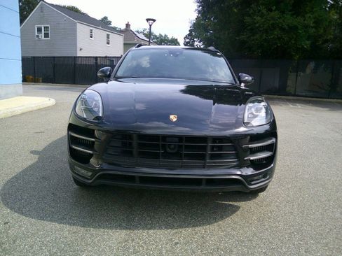 Used 2018 Porsche Macan Turbo image 14