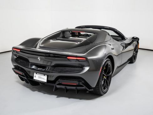Used 2023 Ferrari 296 GTS RWD image 2