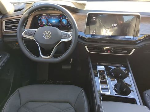 New 2026 Volkswagen Atlas SE image 15