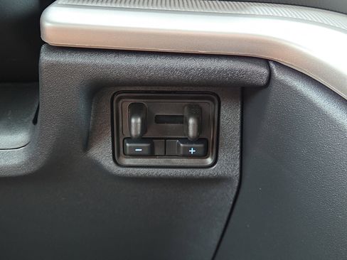 New 2026 Ford Expedition Active image 17