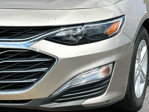 Used 2025 Chevrolet Malibu LS FWD image 16