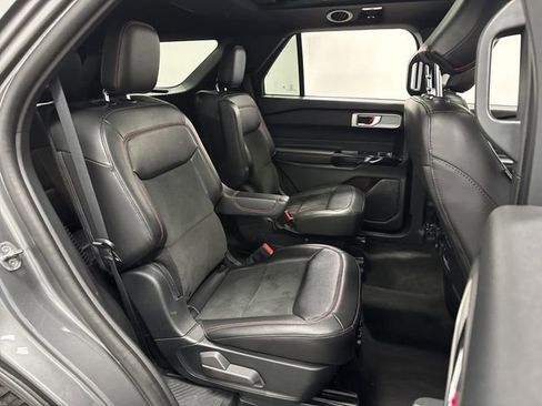 Used 2023 Ford Explorer ST-Line image 32