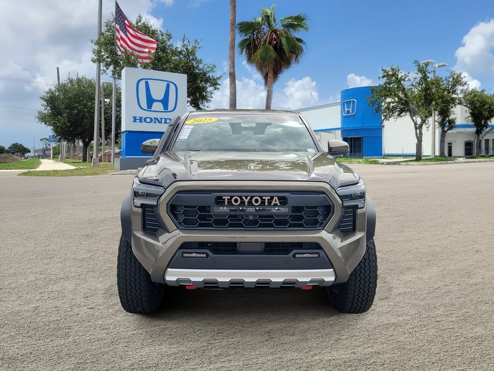 Used 2025 Toyota Tacoma 4x4 Double Cab Hybrid image 2