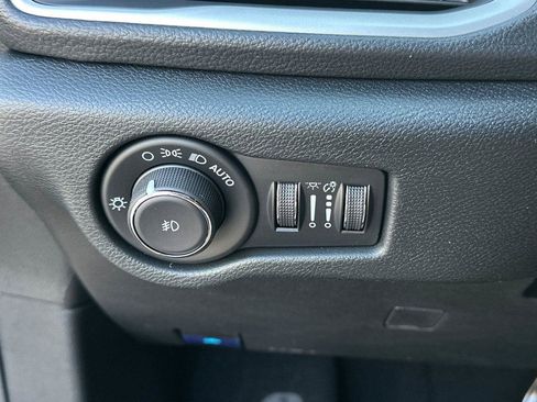 New 2026 Chrysler Pacifica Select image 23