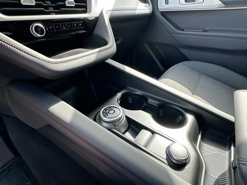 New 2026 Ford Explorer Active RWD image 12