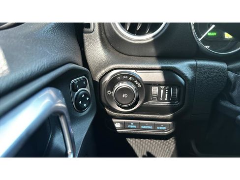 Used 2021 Jeep Wrangler Unlimited Rubicon 4xe w/ Steel Bumper Group AWD/4WD image 34