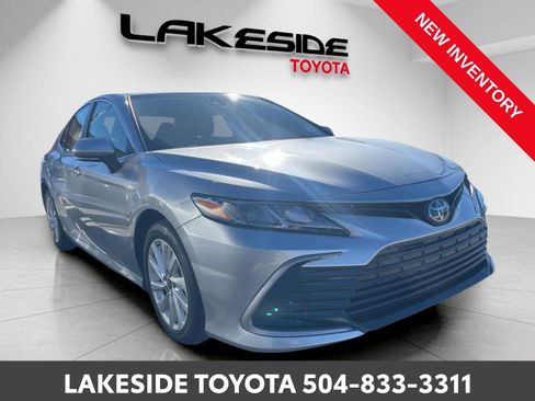 Used 2024 Toyota Camry LE image 7