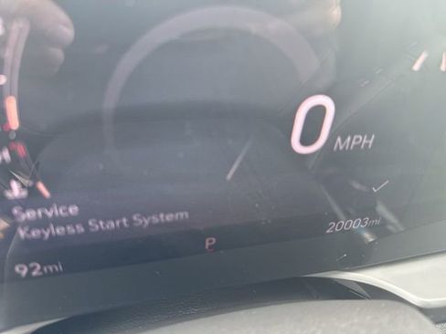 Used 2025 Buick Envista Sport Touring image 9