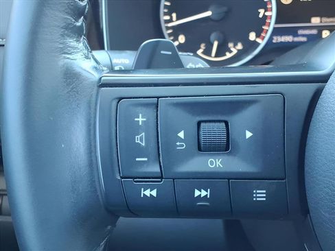 Used 2024 Nissan Pathfinder SV image 28