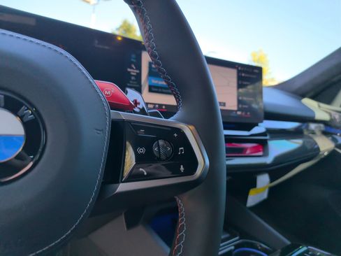 Used 2026 BMW M5 w/ Carbon Package image 19