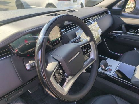 New 2026 Land Rover Range Rover SE image 17