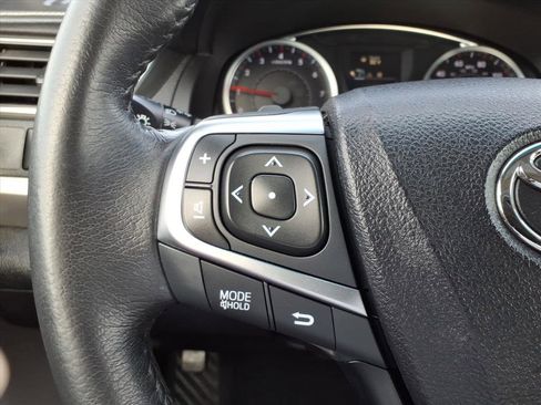 Used 2017 Toyota Camry SE image 13