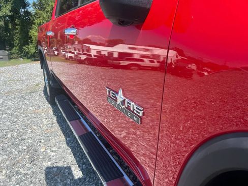 Used 2020 Chevrolet Silverado 2500 LTZ w/ LTZ Texas Edition AWD/4WD image 11
