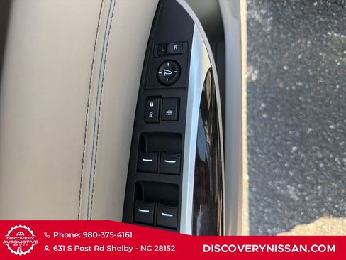 Used 2018 Acura TLX V6 w/ Technology Package FWD image 11