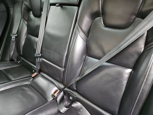 Used 2023 Volvo XC60 B5 Ultimate w/ Protection Package Premier image 16