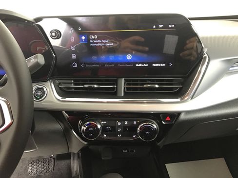 New 2026 Chevrolet Trax LT image 29