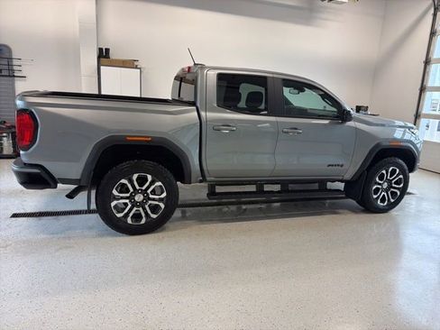 Used 2024 GMC Canyon AT4 AWD/4WD image 8