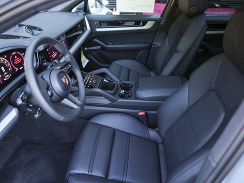 New 2026 Porsche Cayenne E-Hybrid Coupe AWD/4WD image 18