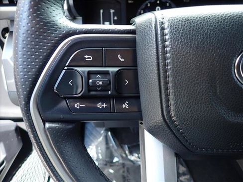 Used 2025 Toyota 4Runner SR5 AWD/4WD image 13