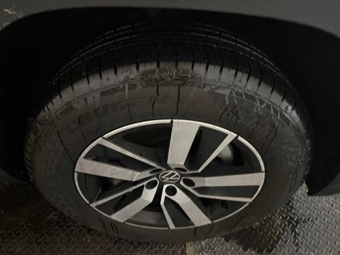 Certified 2022 Volkswagen Atlas SE image 12